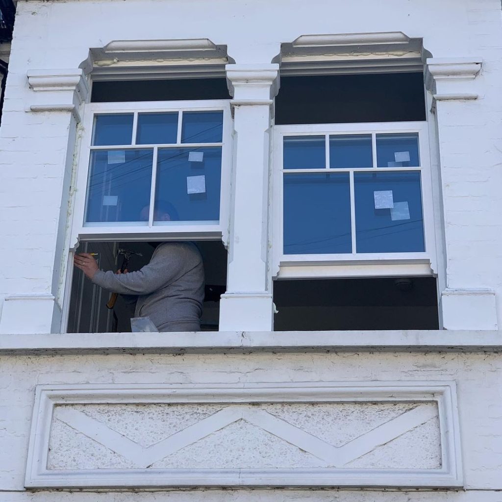 Sash Windows and Full Decoration
